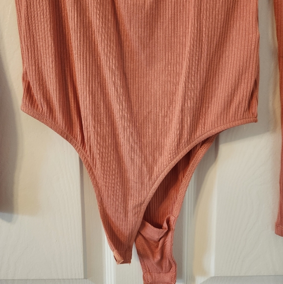 Forever 21 Pink Salmon Bodysuit Size medium NWT - Picture 4 of 4